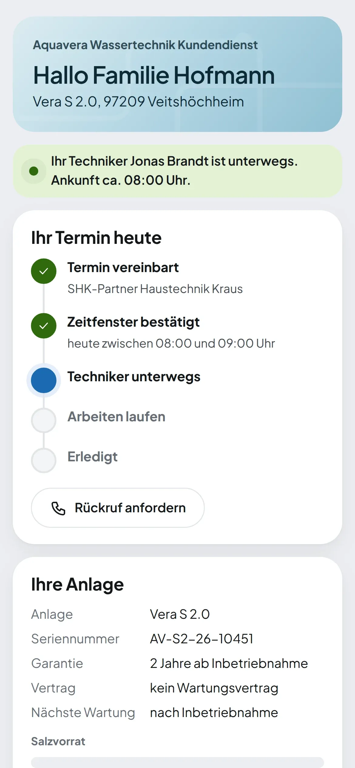 Betreiberportal auf dem Smartphone mit Terminstatus und Daten zur Anlage